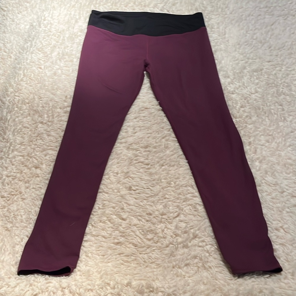 Black and purple Fabletics Leggings L
